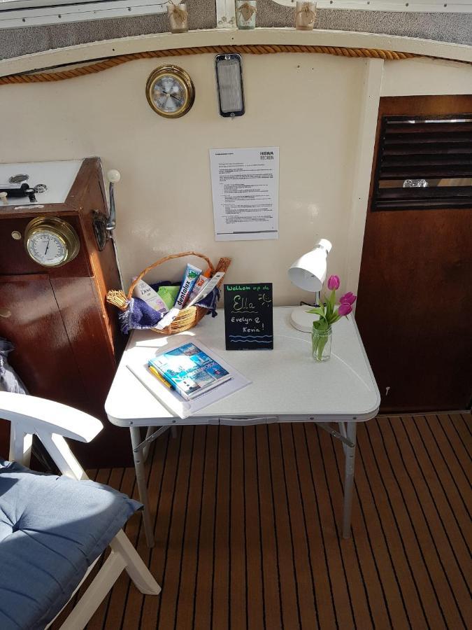 Boat Ella - Kamperen Op Het Water -Niet Om Mee Te Varen -Read Host Profile-Lees Hostprofiel Jutrijp Exterior photo